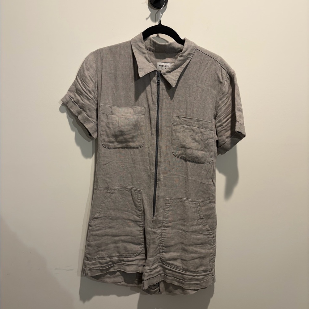 Rivet Utility Light Gray Short-Sleeve Zip-Front Romper